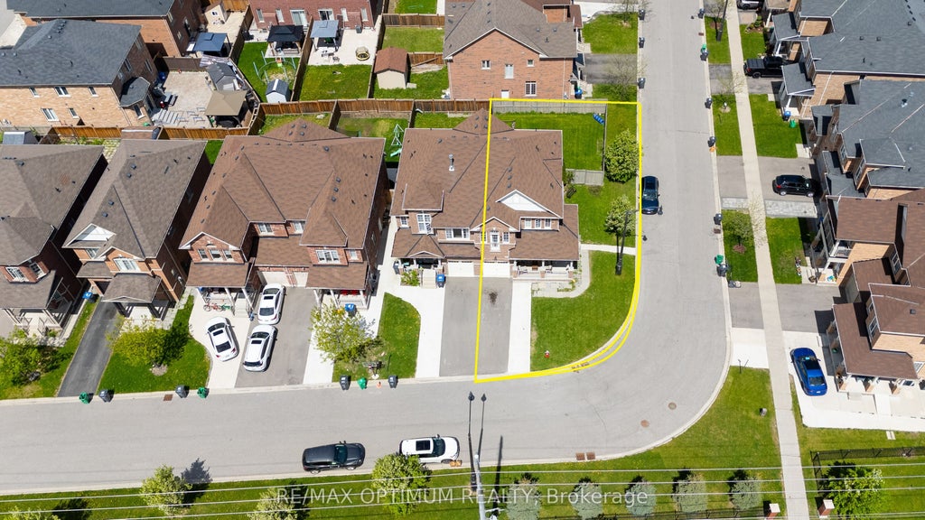 Photo of 39 Divinity Circle, Brampton, ON L7A 3Y4 (MLS # W13577174)