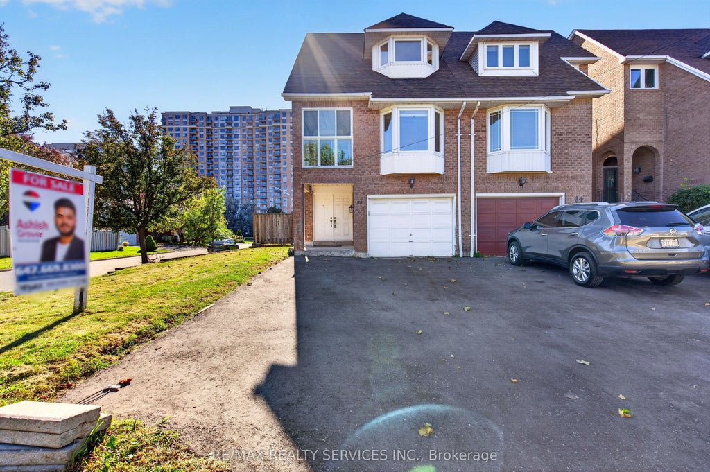 Photo of 66 Clansman Trail, Mississauga, ON L4Z 3M4 (MLS # W13870054)