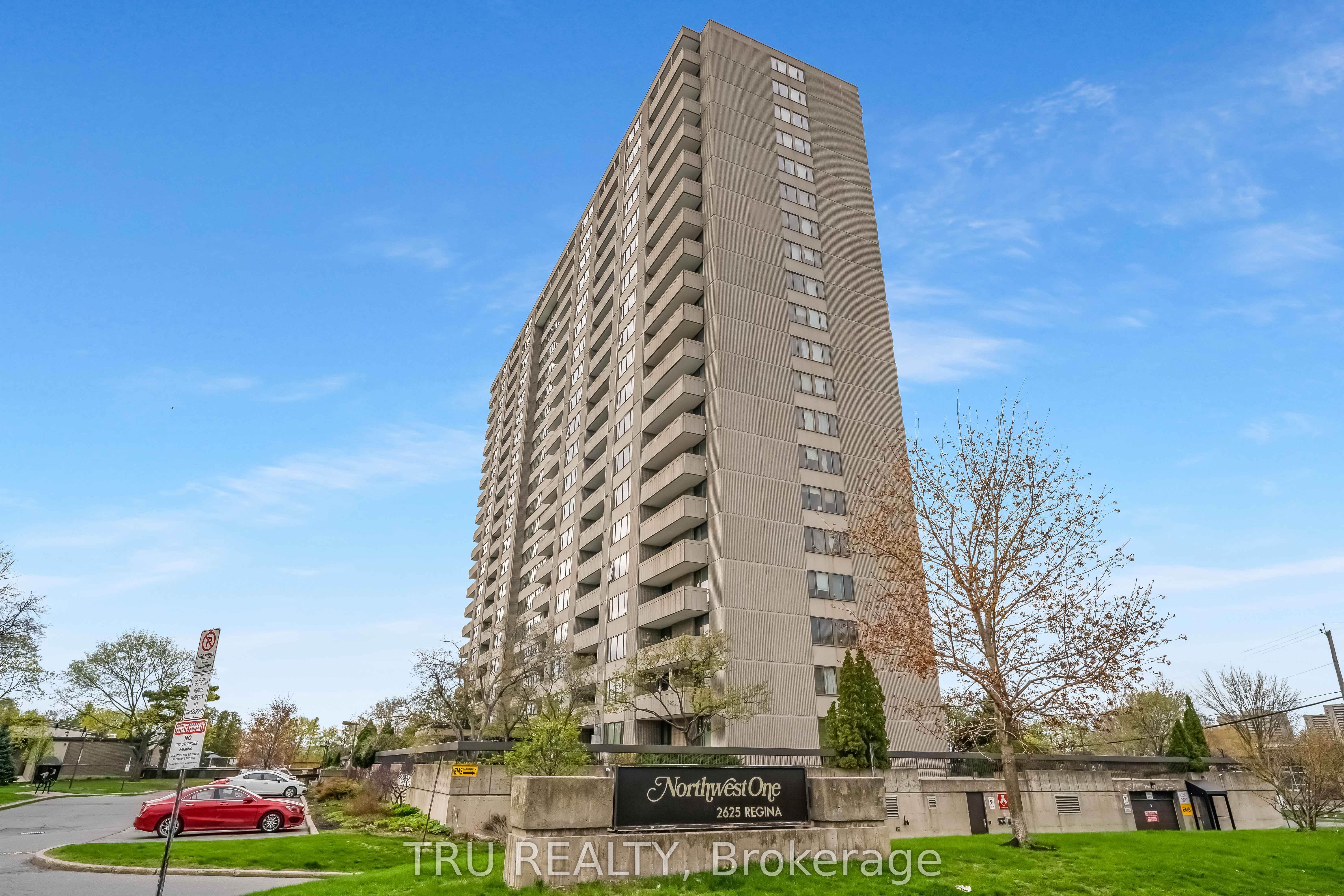 Photo 1 of 36 — 2625 REGINA Street 1504, Britannia - Lincoln Heights and Area, ON K2B 5W8