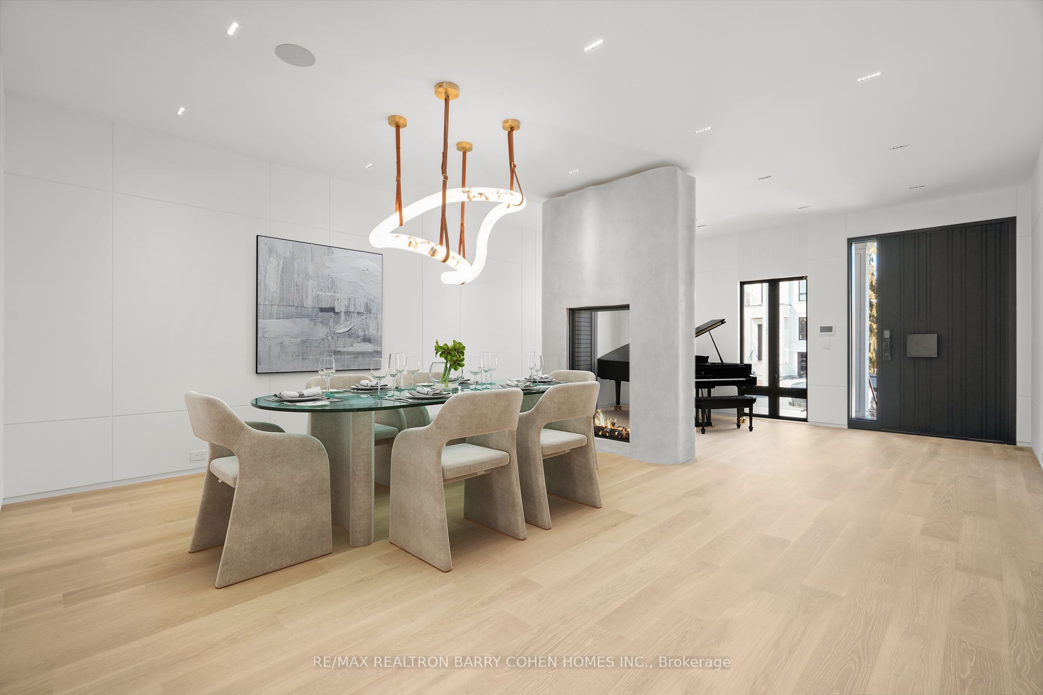 595 Broadway Avenue