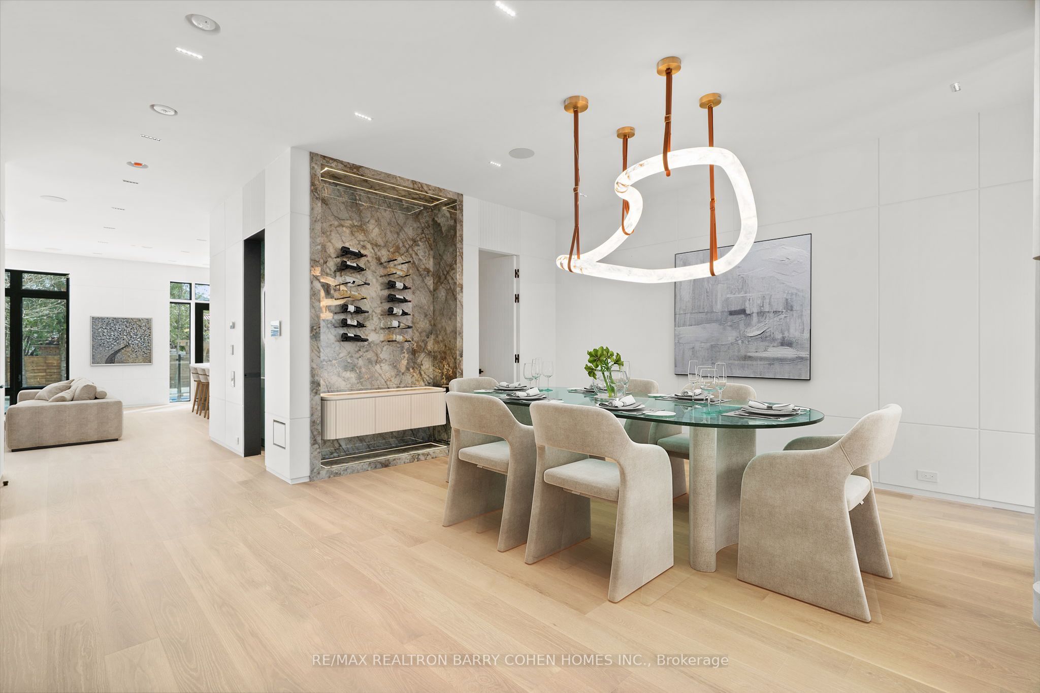 595 Broadway Avenue