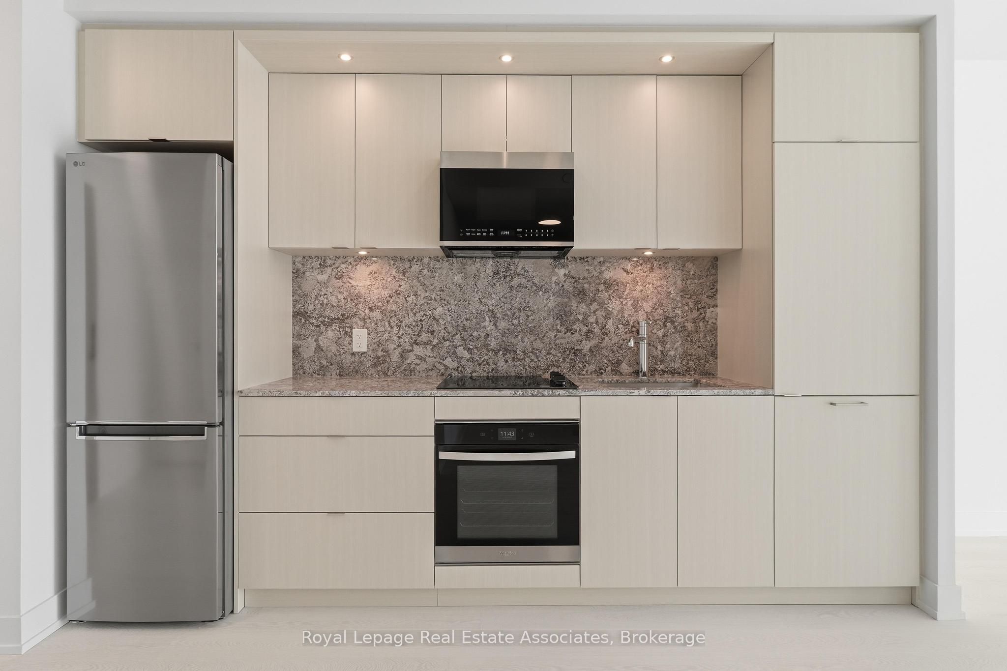 25 Cordova Avenue 910