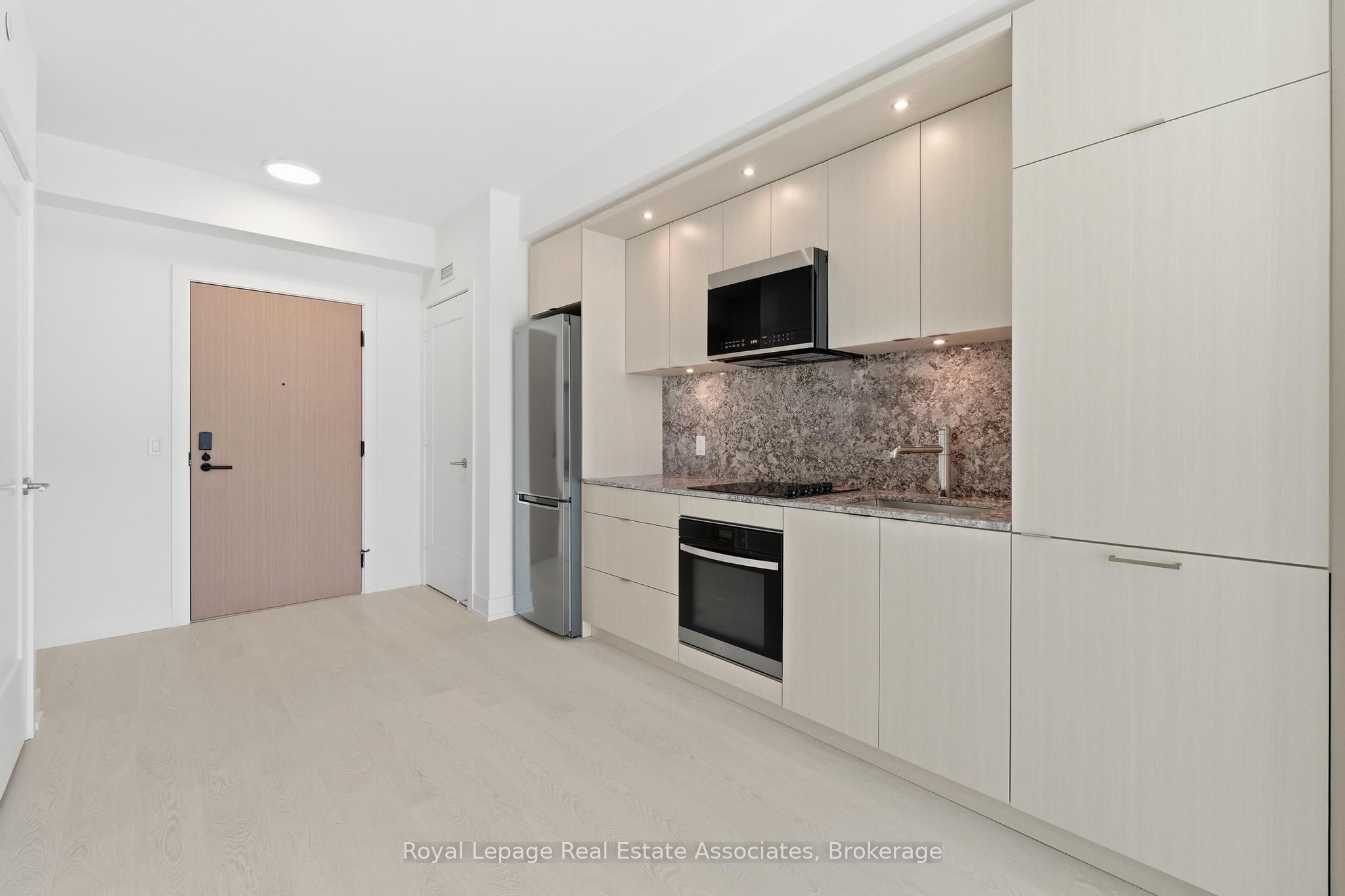 25 Cordova Avenue 910