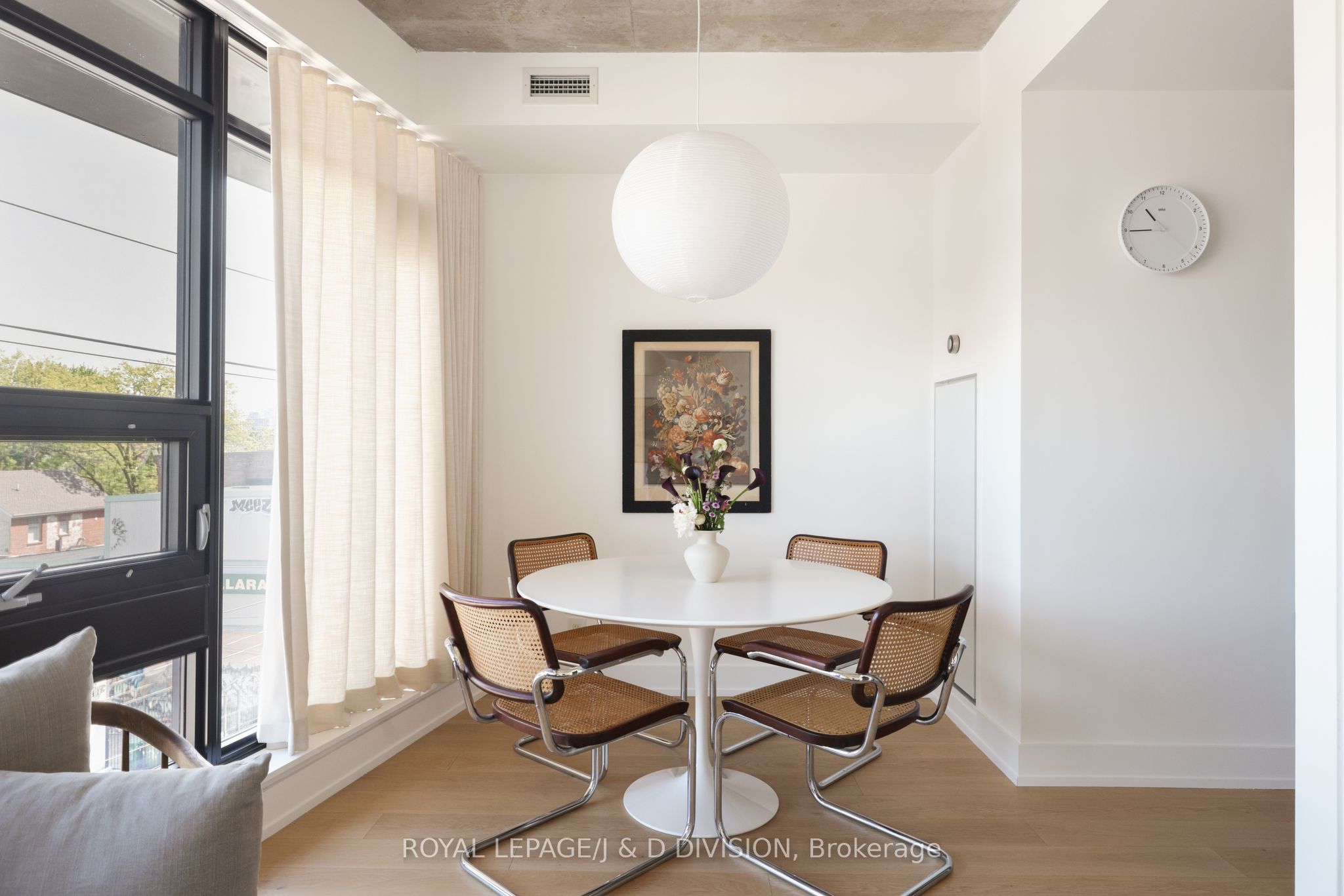 1239 Dundas Street W 405