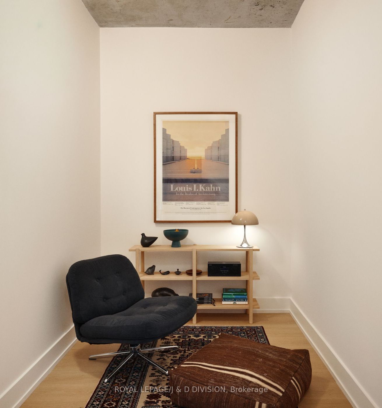 1239 Dundas Street W 405