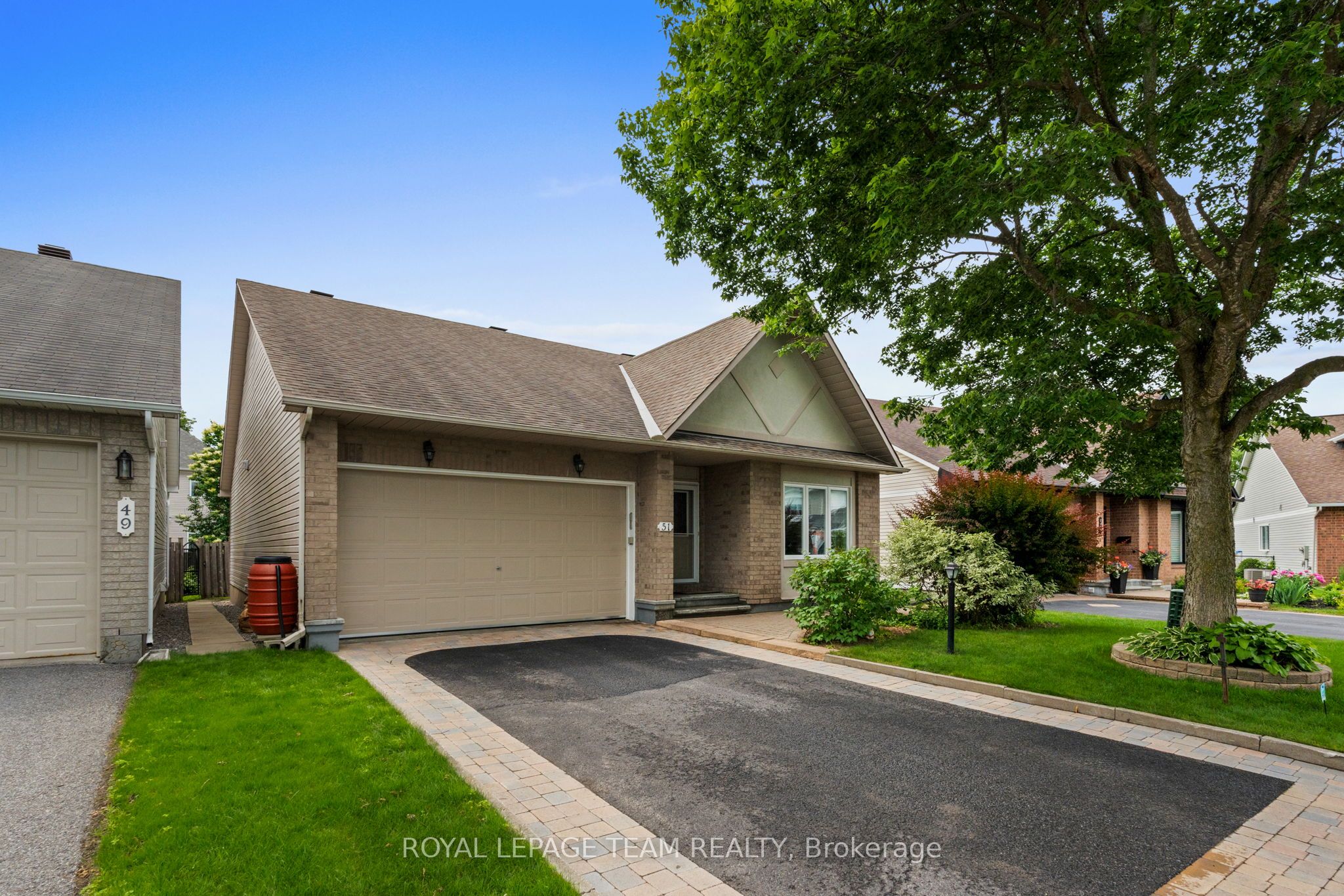 Photo 1 of 49 — 51 Settler's Ridge Way, Barrhaven, ON K2J 4V2