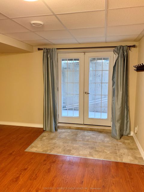 7285 Aspen Avenue Mississauga ON L5N 6M9