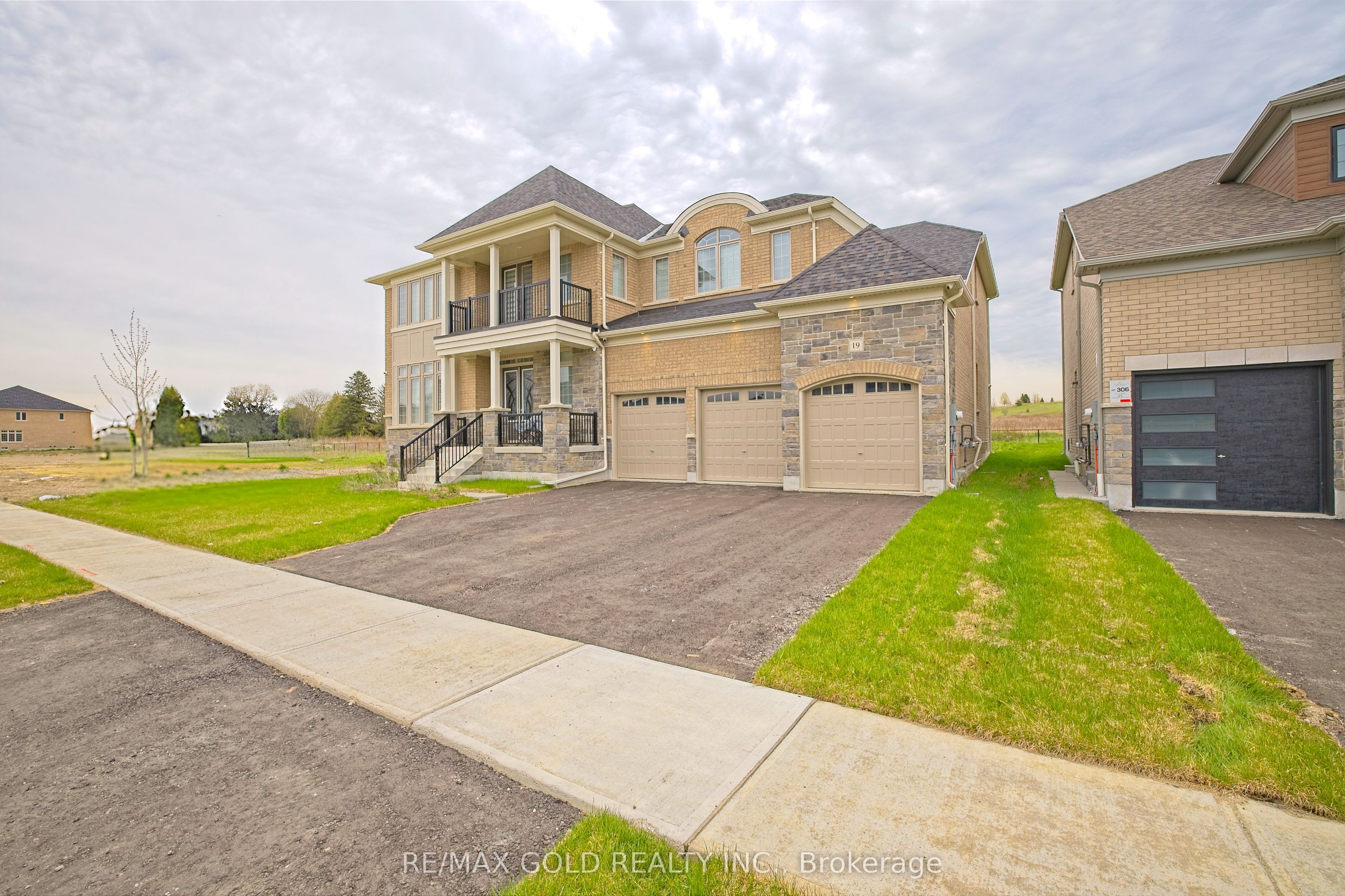19 Marigold Boulevard