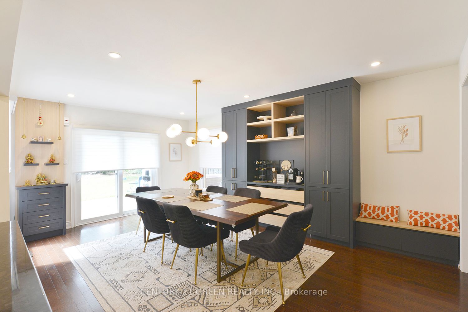1332 Outlook Terrace