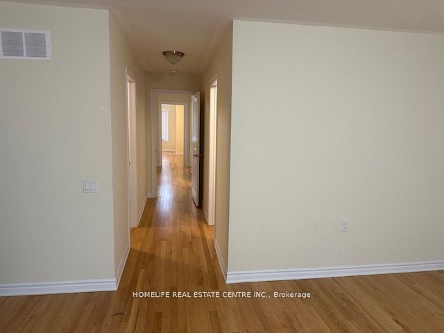 106 Royal Fern Crescent