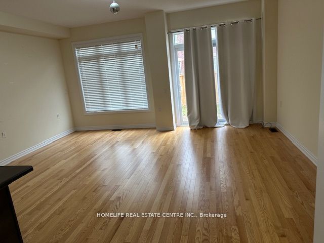 106 Royal Fern Crescent