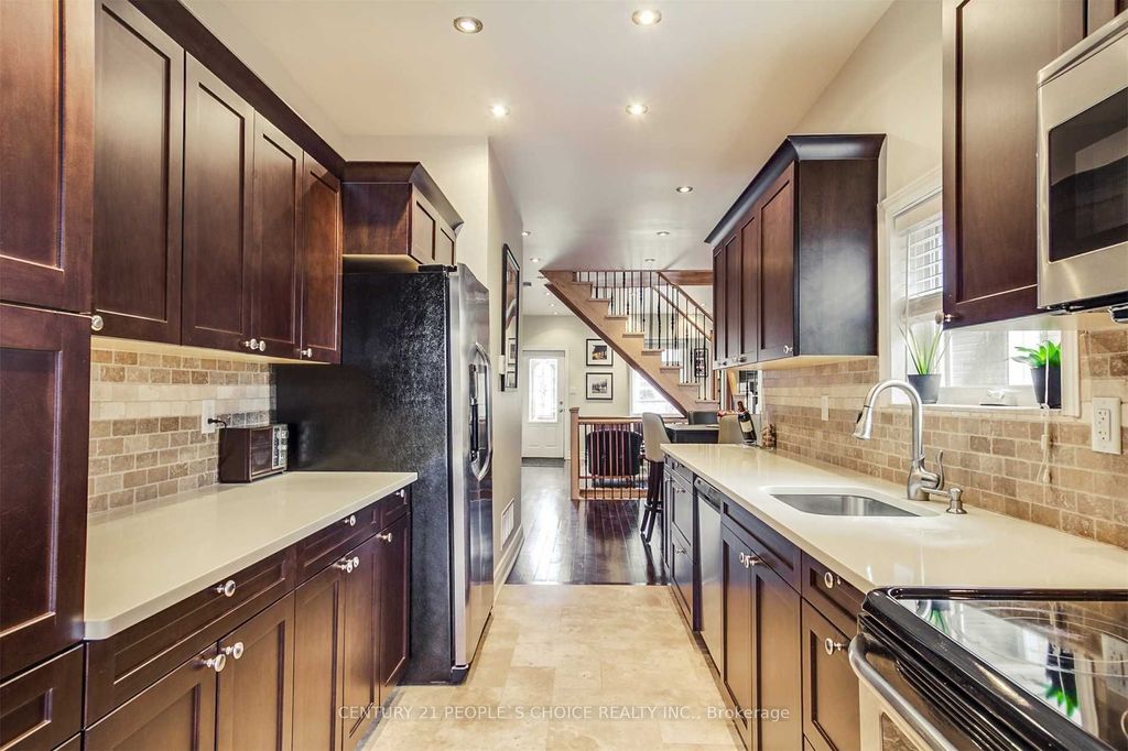 Photo of 552 Main Street, Toronto, ON M4C 4Y4 (MLS # E12349468)