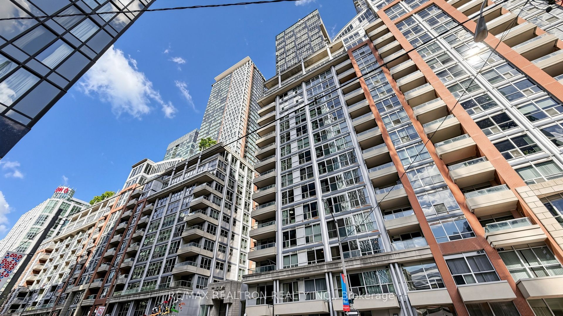 250 Wellington Street W 1532