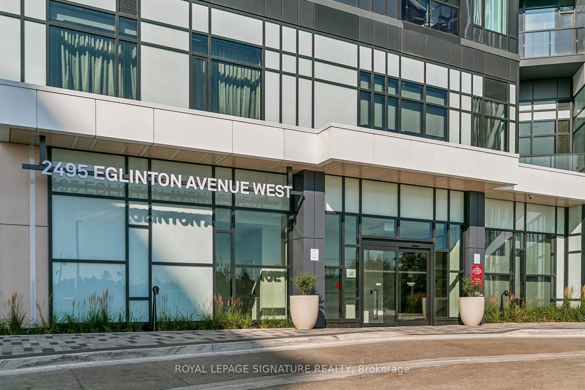 2495 Eglinton Avenue W 2503