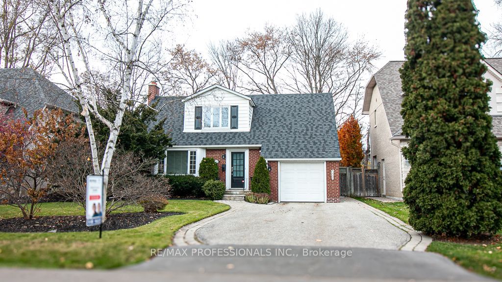 Photo of 44 Robin Hood Road, Toronto, ON M9A 2W8 (MLS # W12542488)