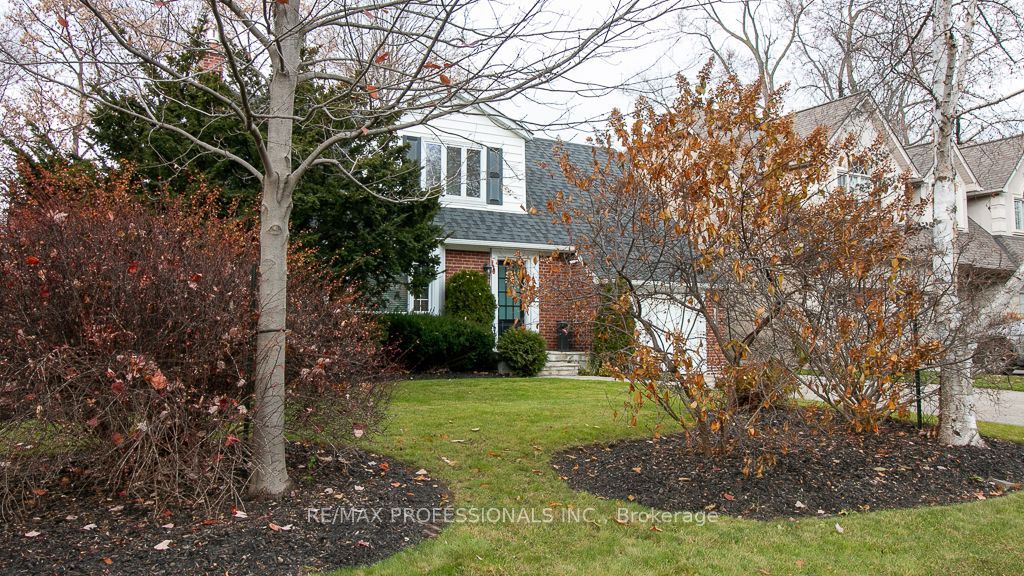 Photo of 44 Robin Hood Road, Toronto, ON M9A 2W8 (MLS # W12542488)