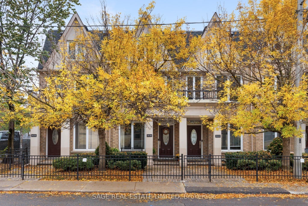 Photo of 140 Bathurst Street #TH06, Toronto, ON M5V 3N8 (MLS # C14096690)