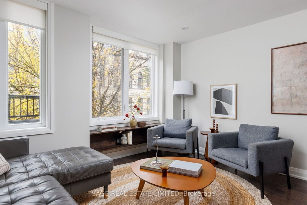 Photo of 140 Bathurst Street #TH06, Toronto, ON M5V 3N8 (MLS # C14096690)