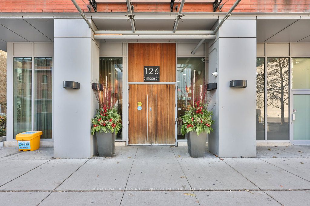 126 Simcoe Street 705