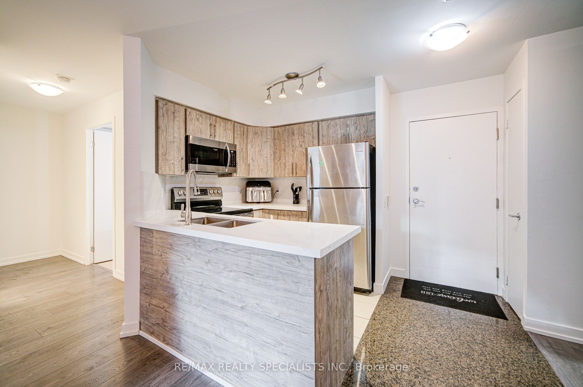 361 Front Street W 608