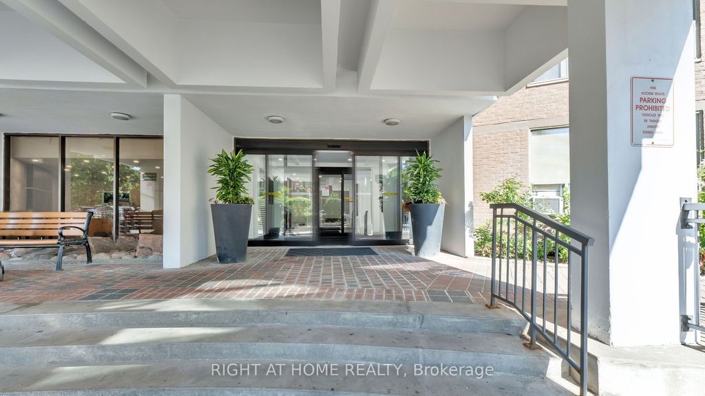 Photo of 5 Vicora Linkway Way #505, Toronto, ON M3C 1A5 (MLS # C12482336)