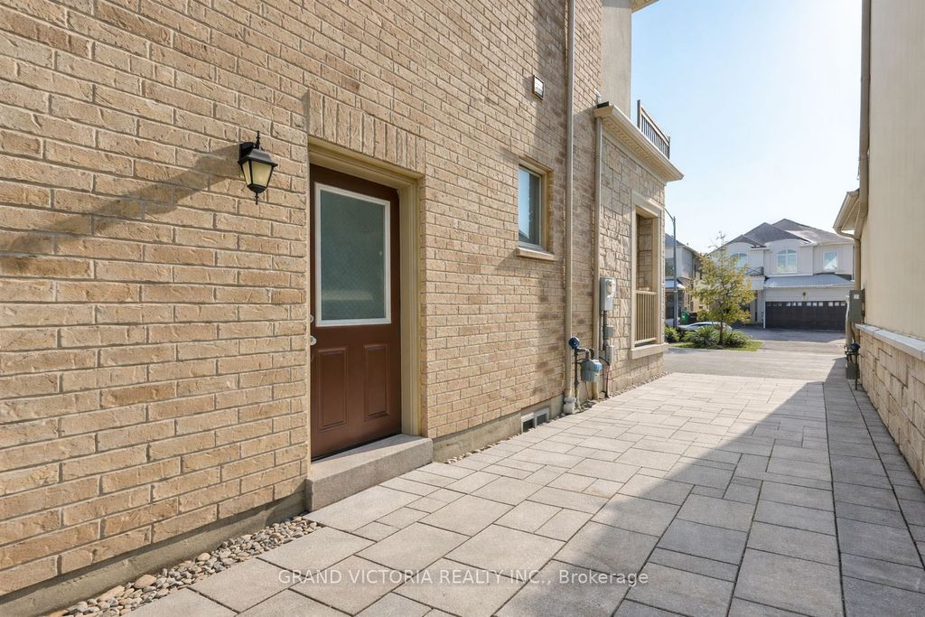 Photo of 4 Mussle White Road, Brampton, ON L6Y 0E3 (MLS # W12764684)