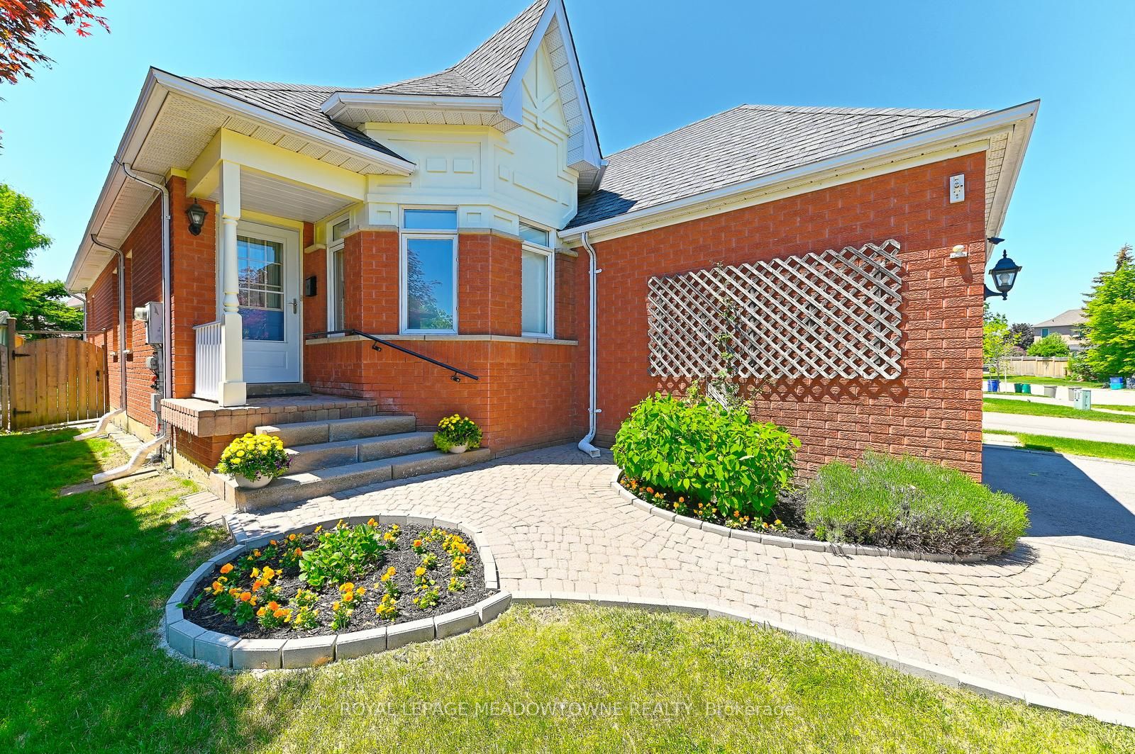 16 Harrop Avenue