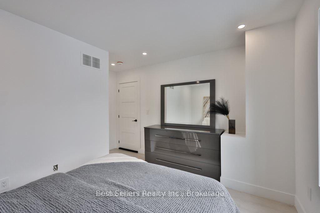 172 Royal York Road 2A