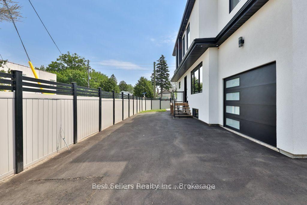 172 Royal York Road 2A
