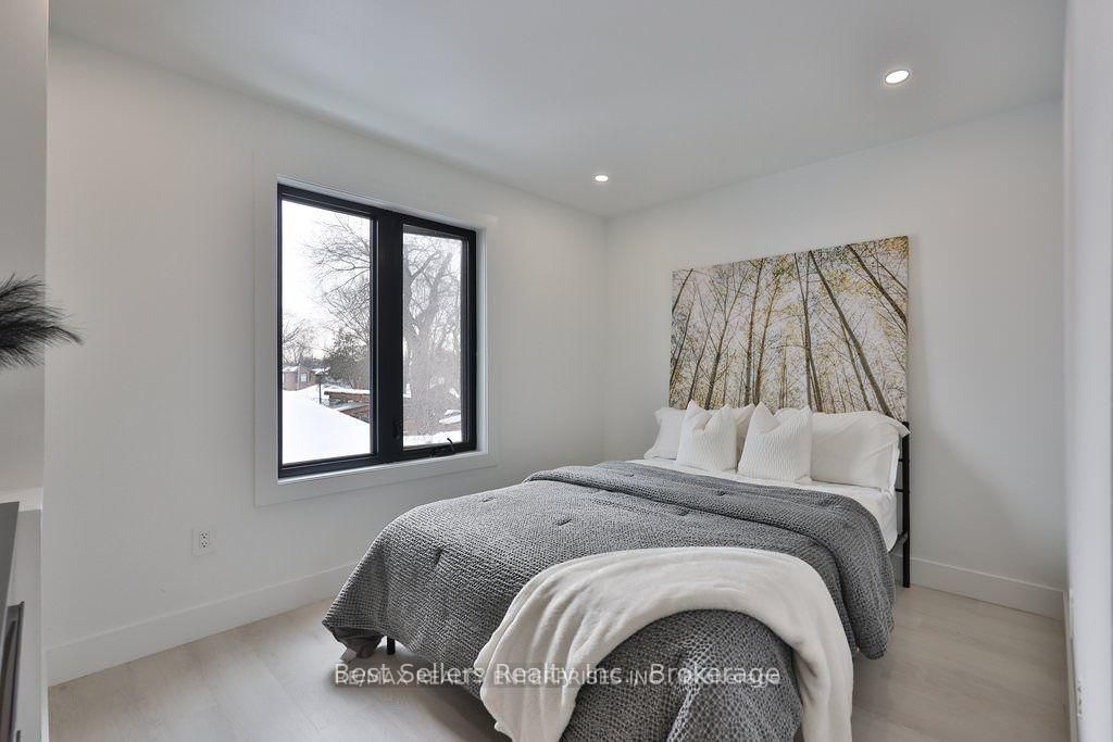 172 Royal York Road 2A