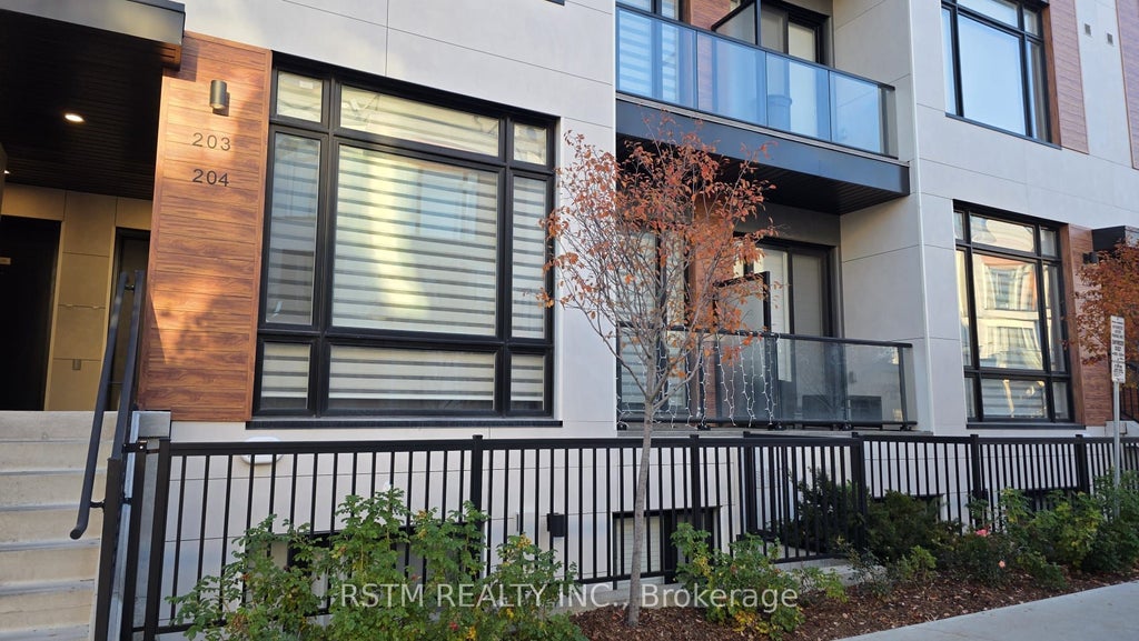 Photo of 8 Steckley House Lane #204, Richmond Hill, ON L4S 0N1 (MLS # N14134938)