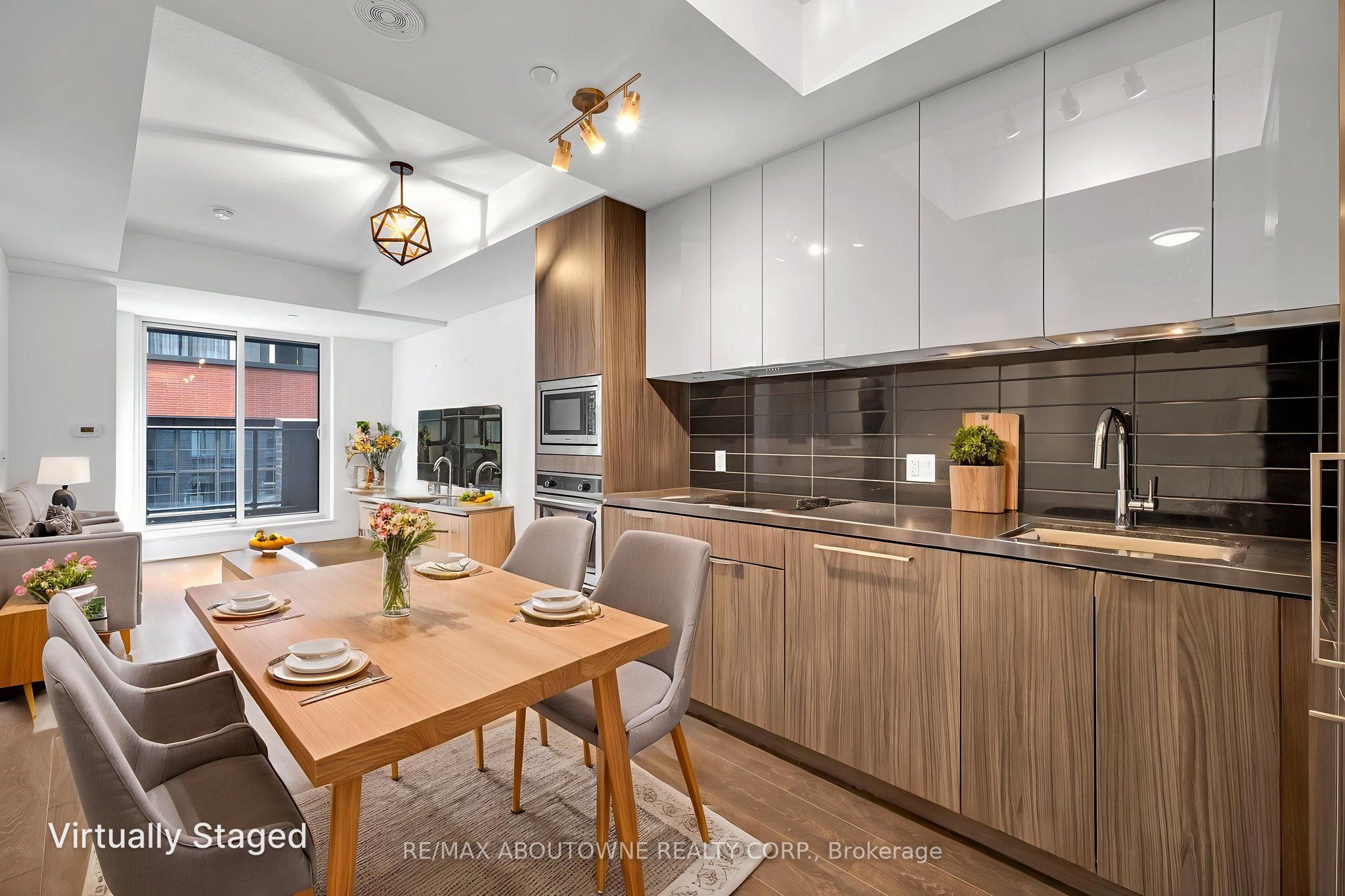 115 Blue Jays Way 915