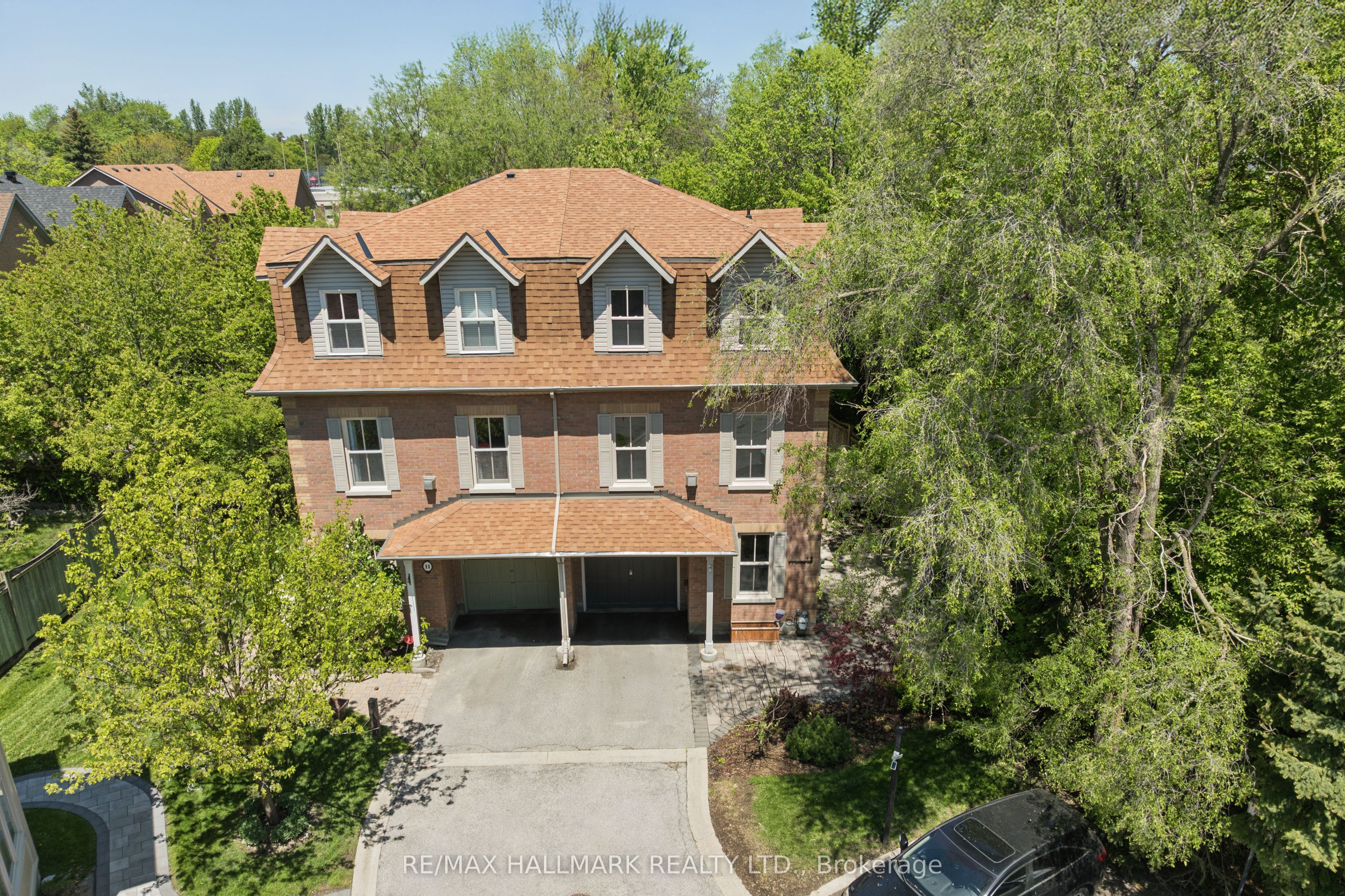 13 E J Lennox Way