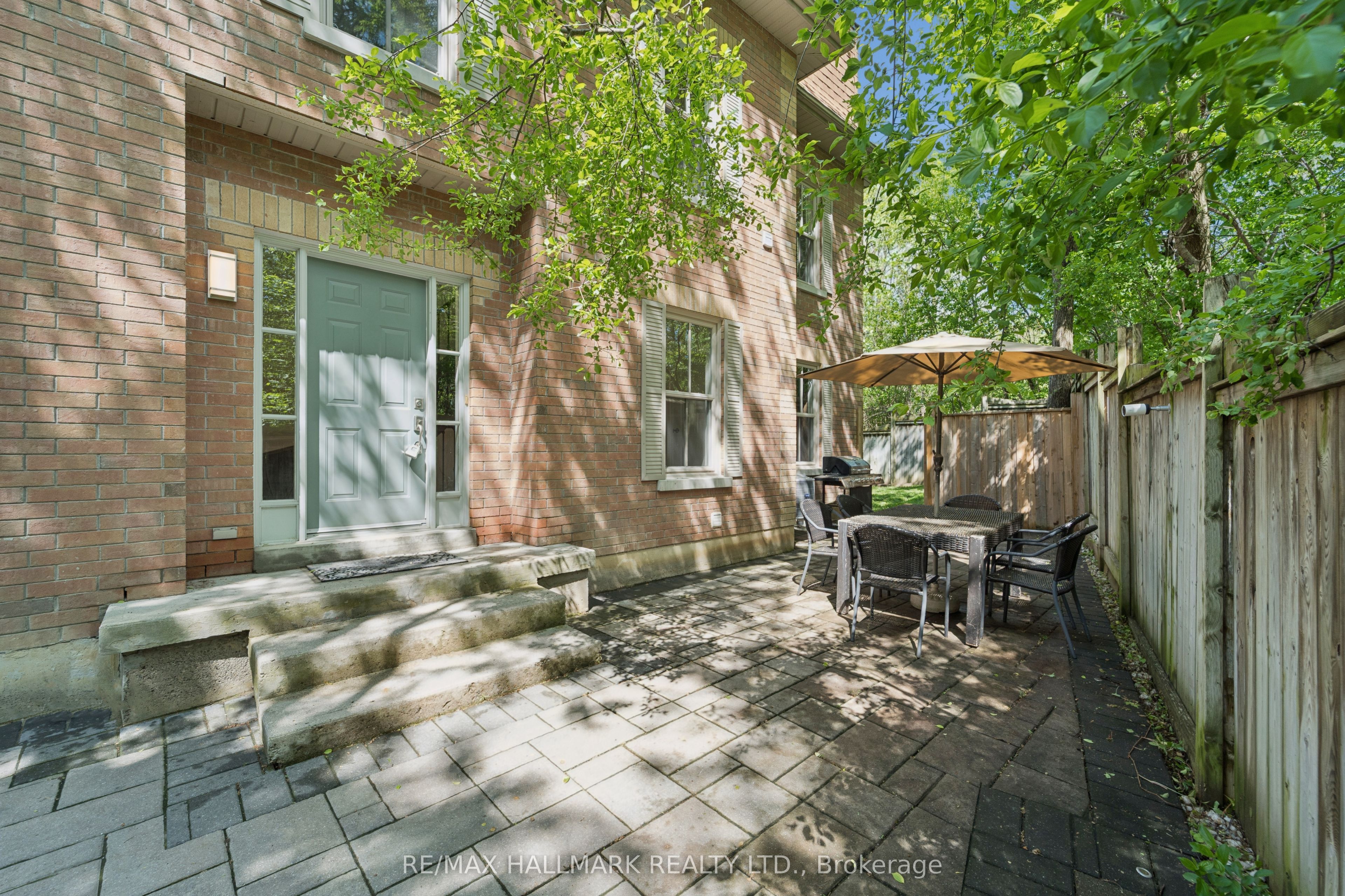 13 E J Lennox Way