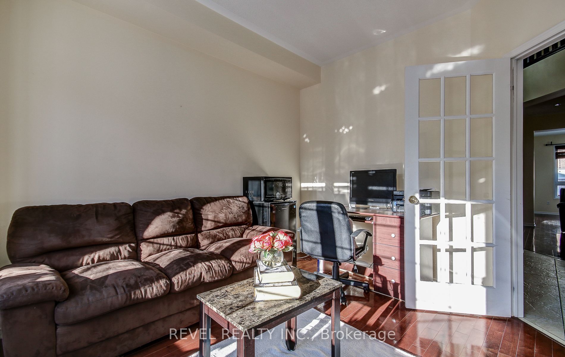 5 Treegrove Crescent