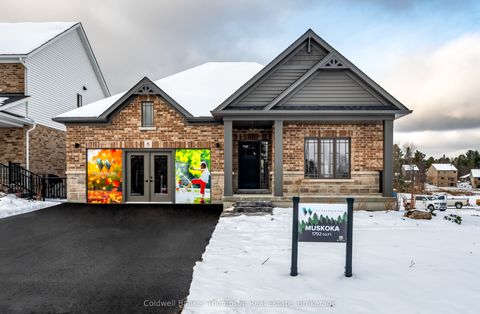 Property photo of 8 charles morley boulevard, huntsville, ON p1h 0g5