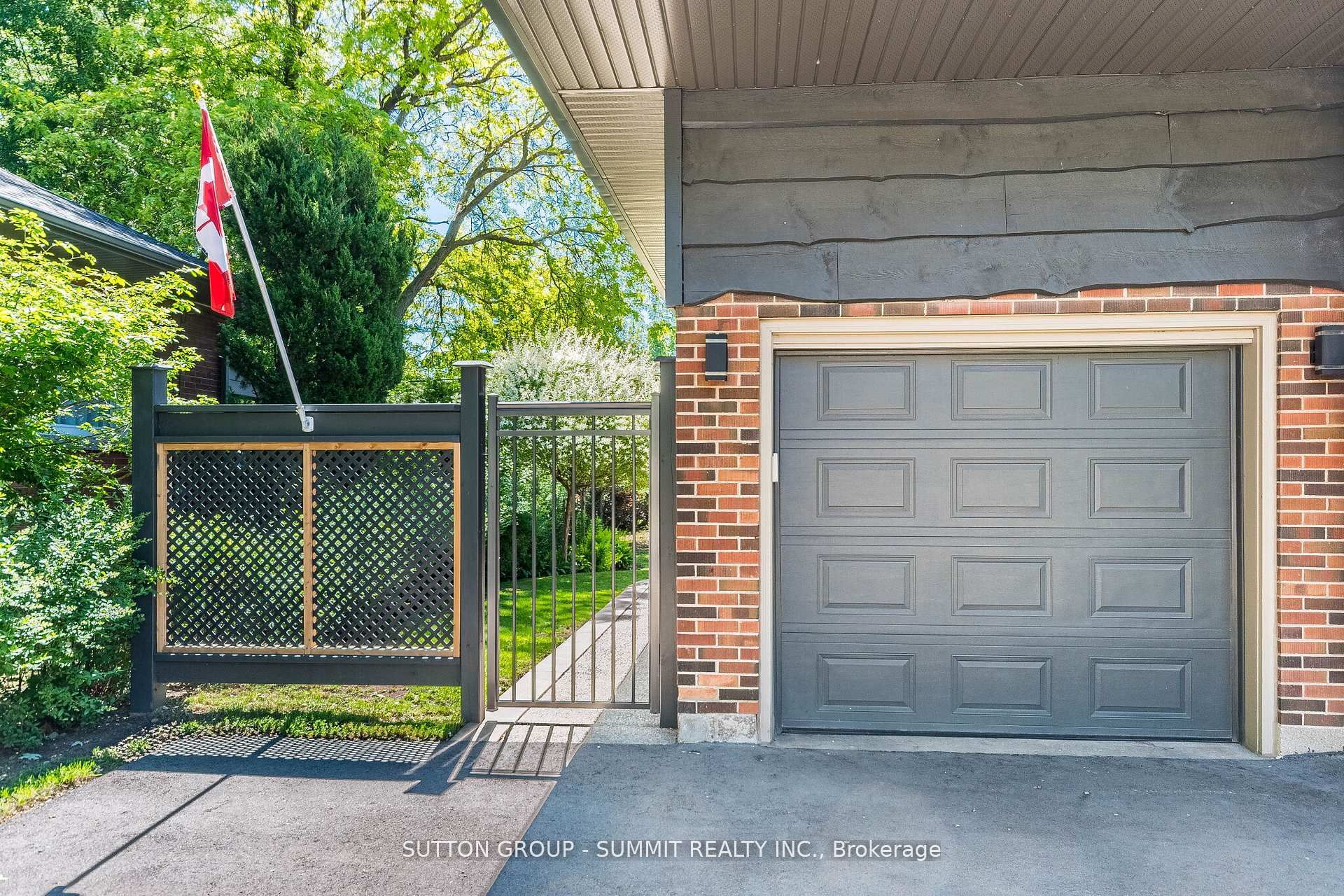 2084 EDINBURGH Drive
