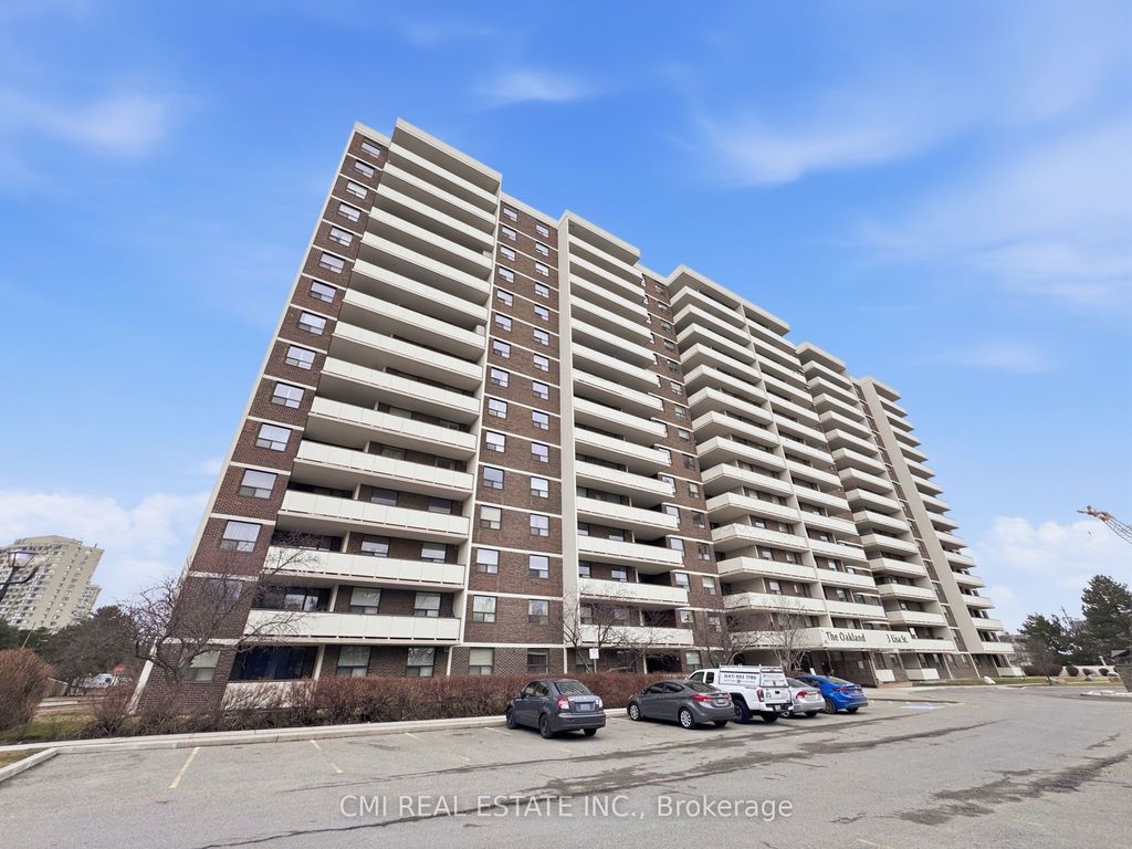 Photo of 3 Lisa Street #308, Brampton, ON L6T 4A2 (MLS # W13042580)