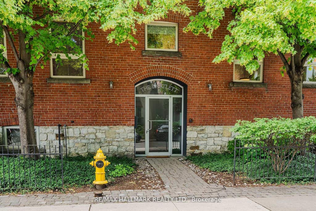 Photo of 8 Bartlett Avenue #2, Toronto, ON M6H 3E6 (MLS # W13516050)