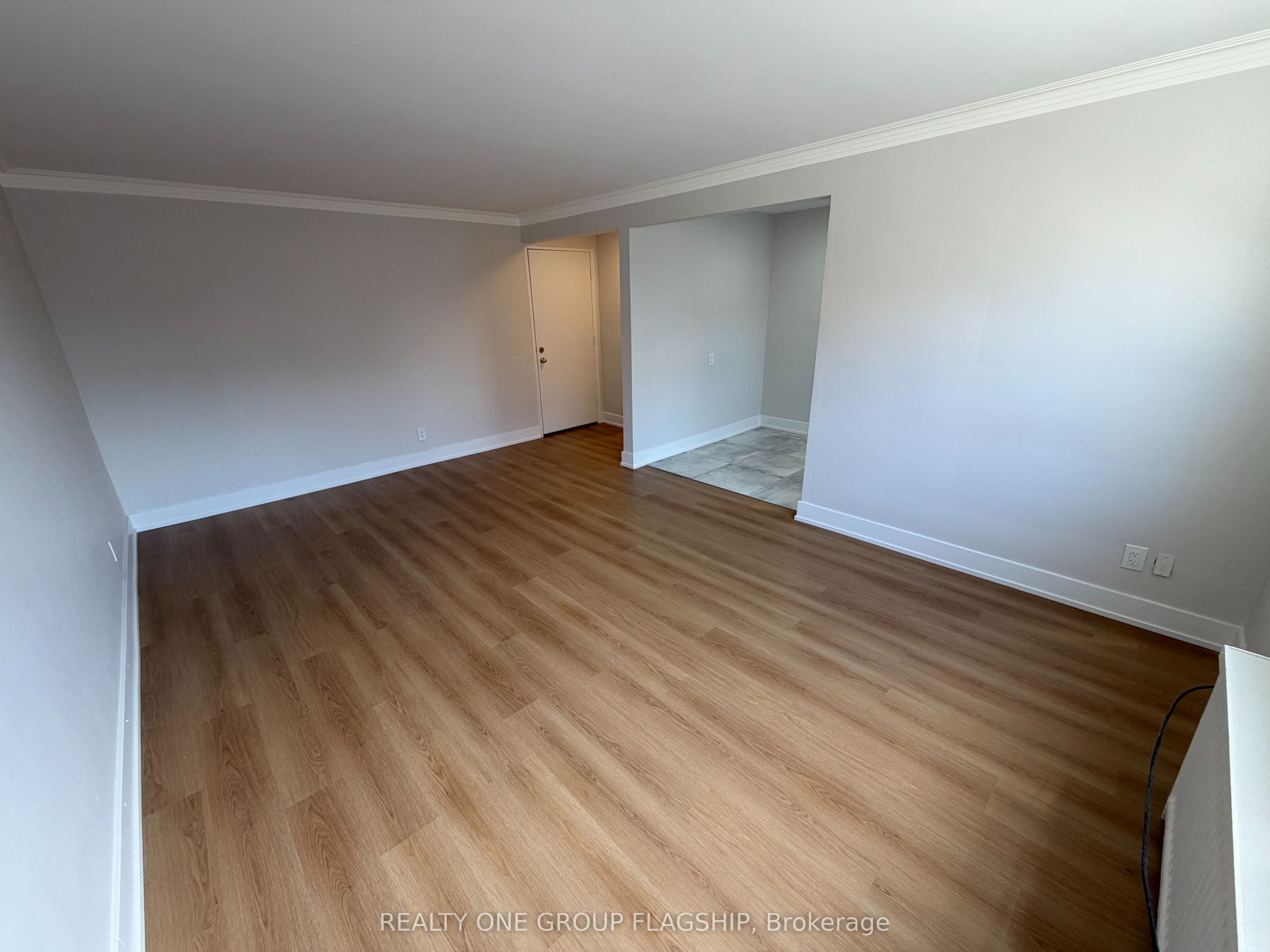 7 Elmwood Avenue S 4