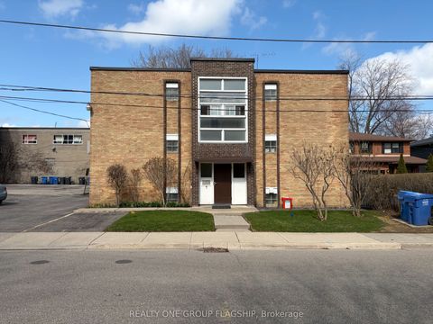 7 Elmwood Avenue S 4 Mississauga ON L5G 3J6
