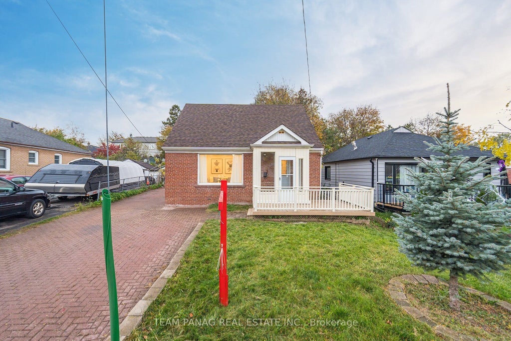 Photo of 8 Berry Creek Drive, Toronto, ON M9W 3Z9 (MLS # W14134610)