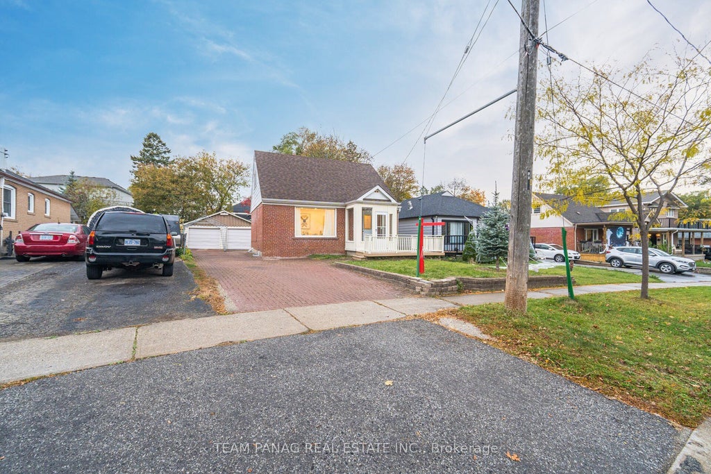 Photo of 8 Berry Creek Drive, Toronto, ON M9W 3Z9 (MLS # W14134610)