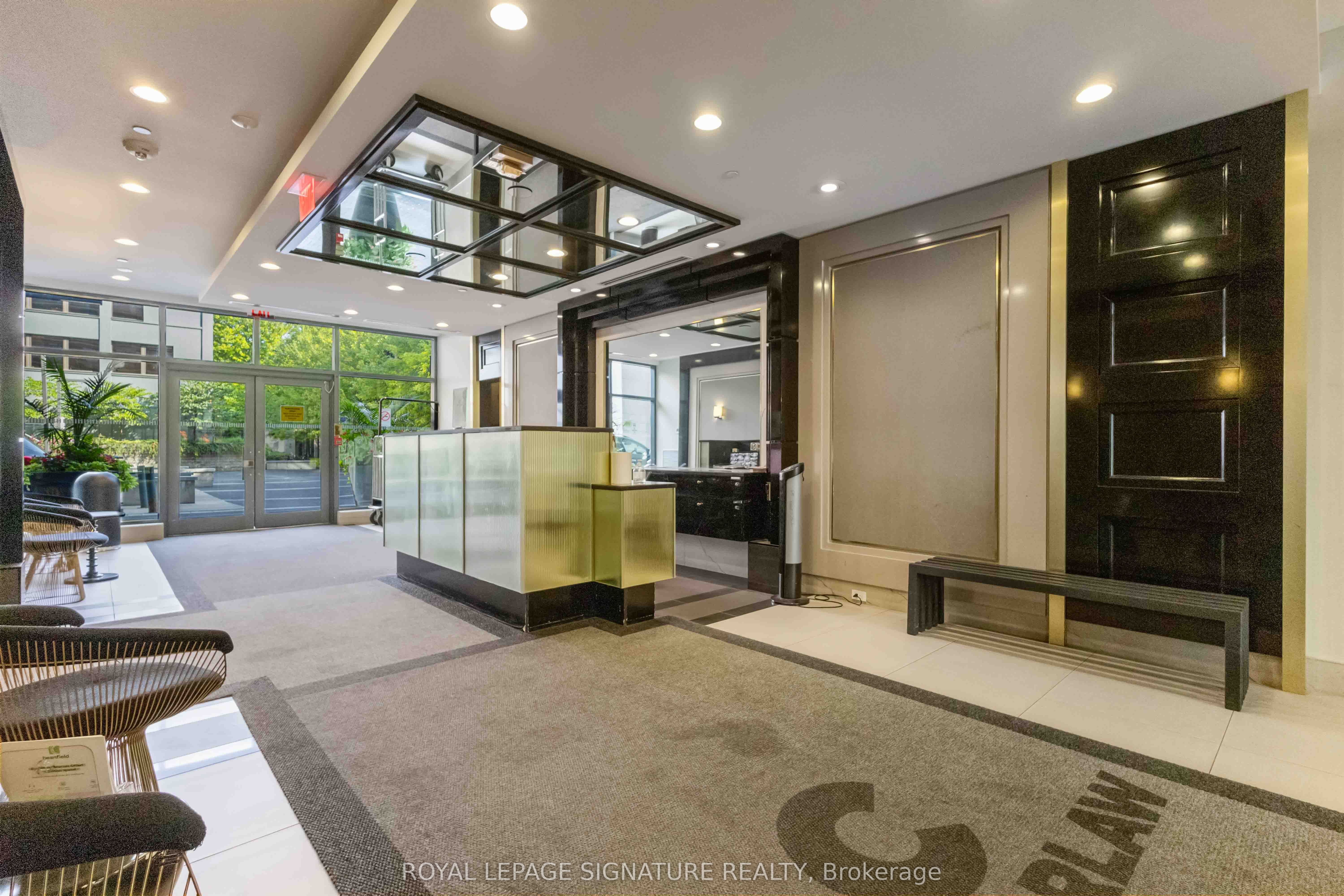 1190 Dundas Street E 406