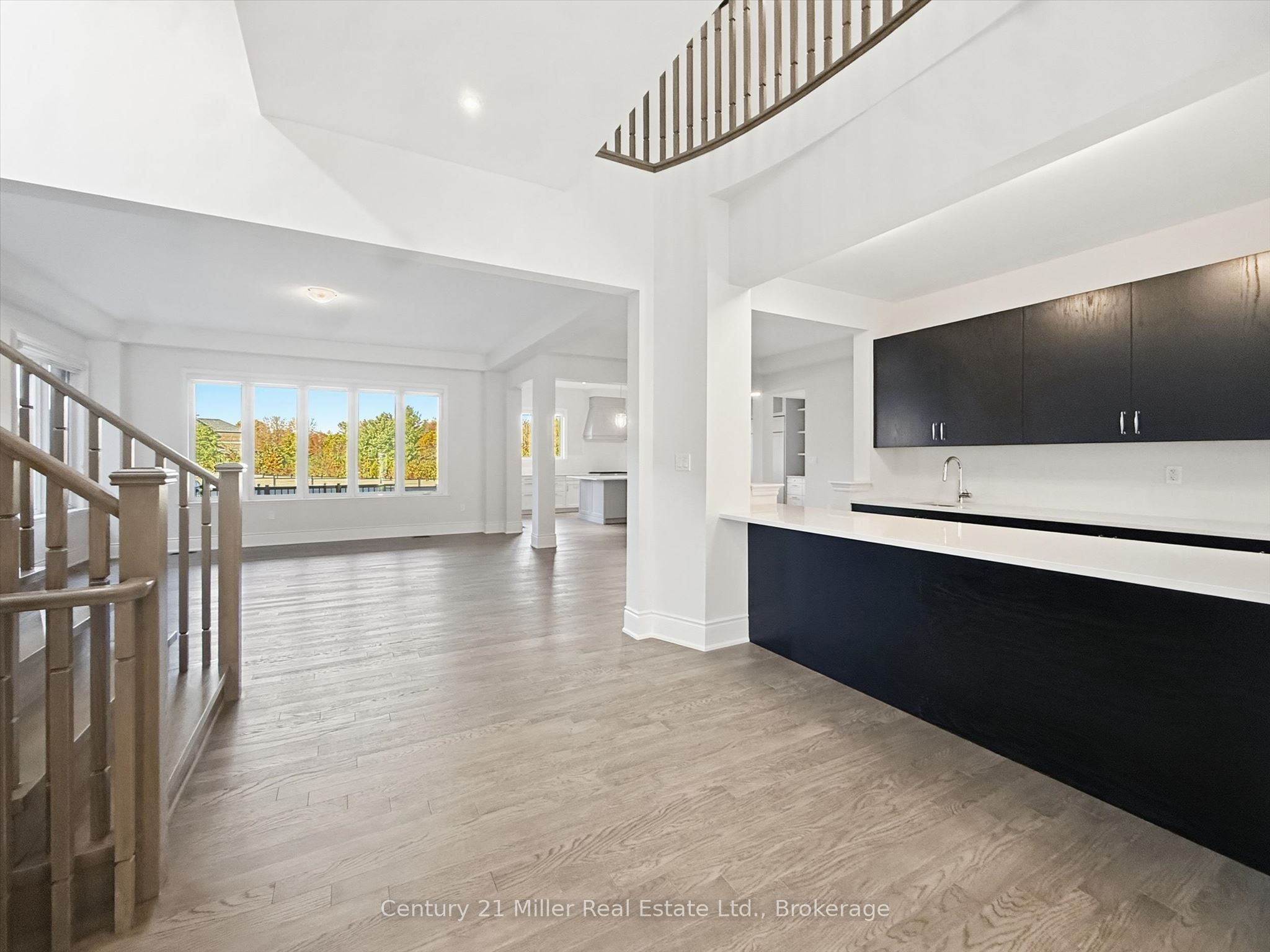 2339 Hyacinth Crescent