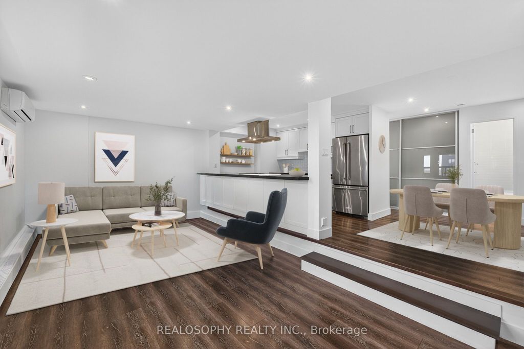 Photo of 15 Elizabeth Street N #905, Mississauga, ON L5G 2Z3 (MLS # W12745706)