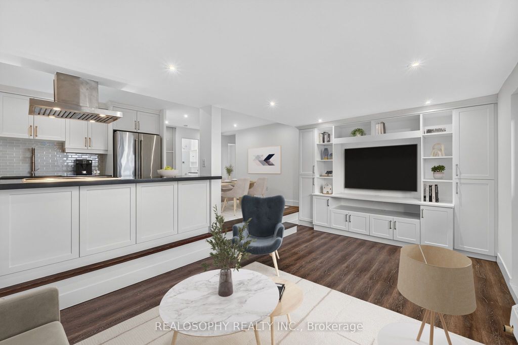 Photo of 15 Elizabeth Street N #905, Mississauga, ON L5G 2Z3 (MLS # W12745706)