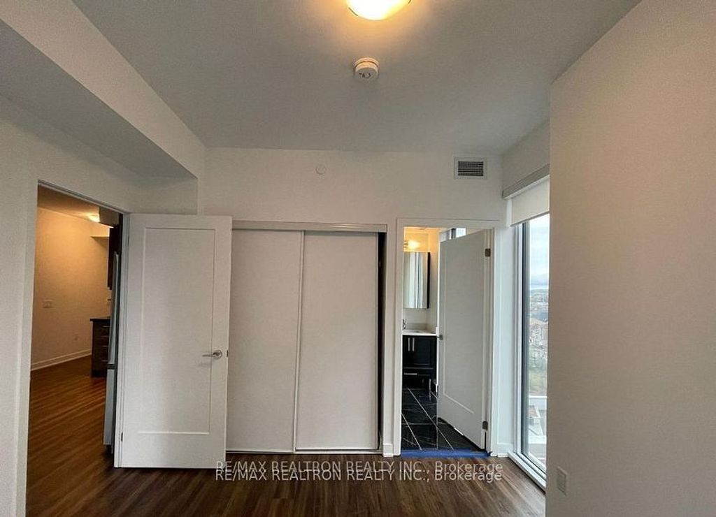 Photo of 95 Oneida Crescent #804, Richmond Hill, ON L4B 0H5 (MLS # N12693574)