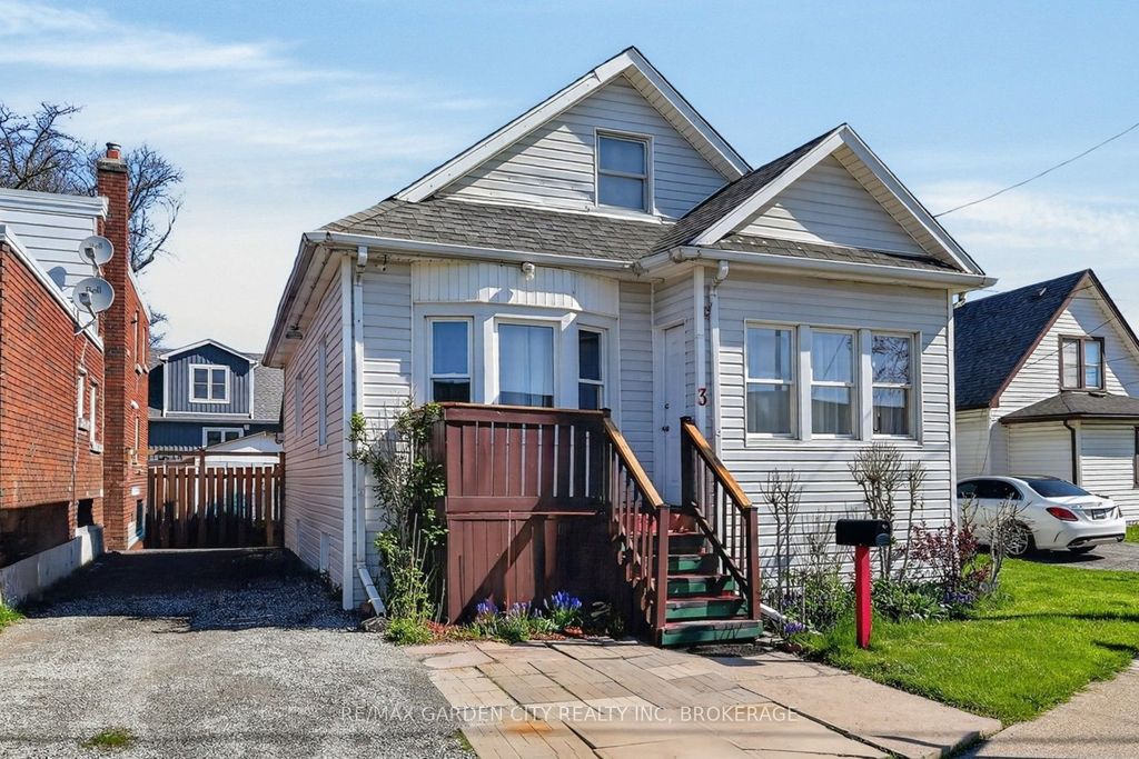 Photo of 3 Delaware Avenue, St. Catharines, ON L2M 5L7 (MLS # X13100322)