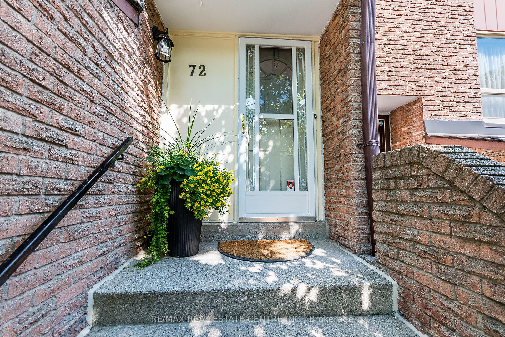 1221 Dundix Road